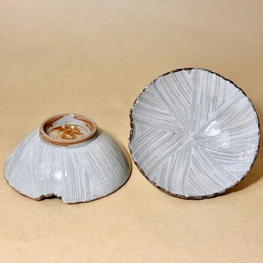 Small Vintage Japanese Ceramic Bowls (Set of 2) Gray White Leaf Shaped 4.5 in